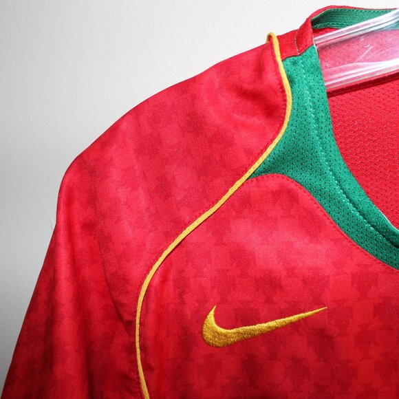 3/$118❤️mint Nike PORTUGAL 2004-05 home shirt soccer jersey Kids XL 164-176cm - Picture 3 of 9